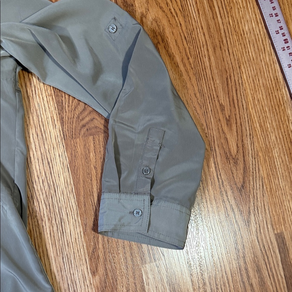 OLD NAVY Tan Button-Up Blouse - Picture 5 of 11